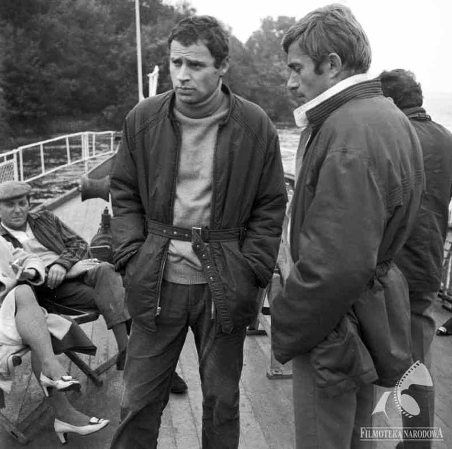 Janusz Głowacki (scenarzysta) i Marek Piwowski (reżyser) na planie filmu "Rejs", 1970, fot. Filmoteka Narodowa / www.fototeka.fn.org.pl